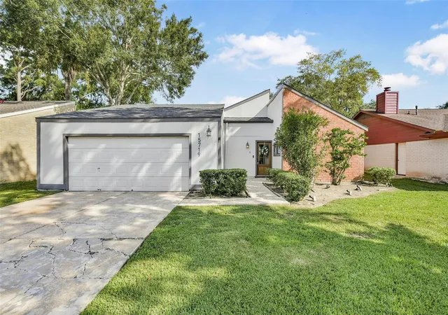 2nd image of 15719 Stonehaven Dr, Houston, TX 77059 | MLS# 51052685