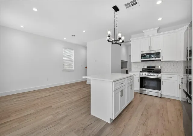 Homes for sale in Houston, TX | 5027 Willow Glen Dr #A-B, Houston, TX 77033 | MLS# 48372487