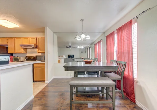 4th image of 8245 Creekbend Dr, Houston, TX 77071 | MLS# 13074315