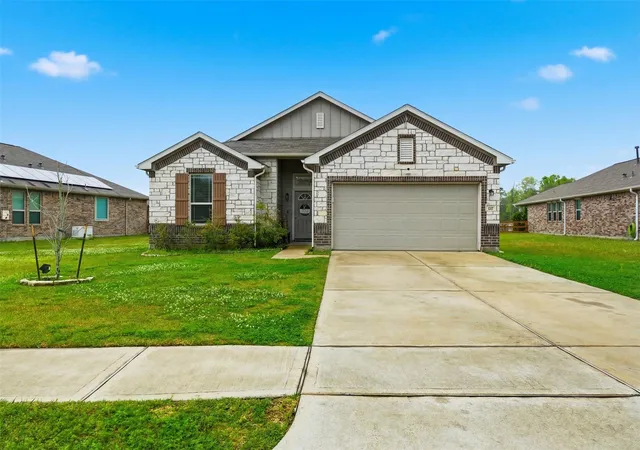 Homes for sale in Anahuac, TX | 527 Kickapoo Dr, Anahuac, TX 77514 | MLS# 63057831