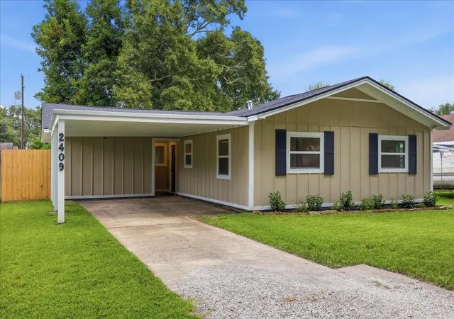 3rd image of 2409 Grand Blvd, Port Neches, TX 77651 | MLS# 39293548
