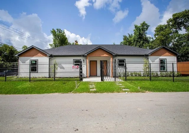 Photo 1 of Single family home for sale at 6004 England St #A AND B, Houston, TX 77021 | MLS# 30841581 | Listing updated on 2026-07-01
