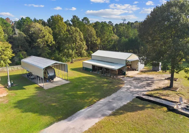 Homes for sale in New Waverly, TX | 40 Olson Rd, New Waverly, TX 77358 | MLS# 95175203