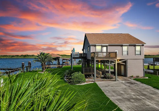 3rd image of 1301 N Monkhouse Dr, Port Bolivar, TX 77650 | MLS# 31036330