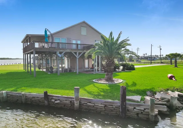 5th image of 1301 N Monkhouse Dr, Port Bolivar, TX 77650 | MLS# 31036330