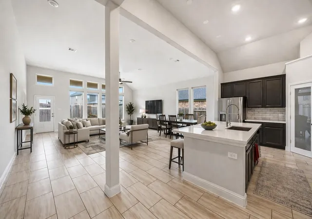 4th image of 2263 Vanessa Cay Ln, La Porte, TX 77571 | MLS# 52631161