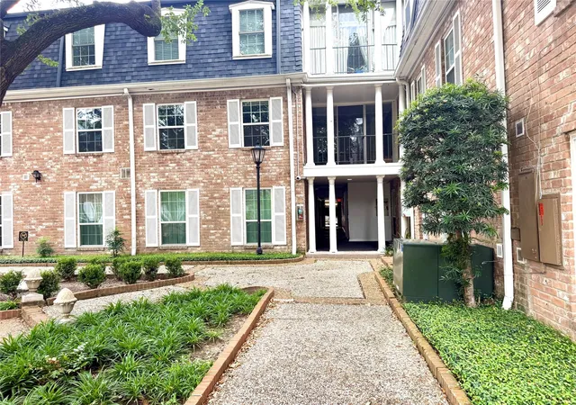 Photo 1 of Condo for sale at 359 N Post Oak Ln #118, Houston, TX 77024 | MLS# 91678732 | Listing updated on 2026-07-18
