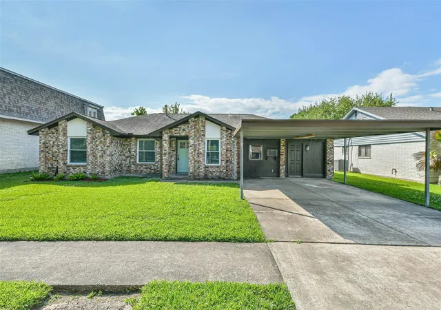 Photo 3 of Single family home for sale at 3410 Crestmeadow Dr, Pasadena, TX 77505 | MLS# 9879661 | Listing updated on 2026-09-10