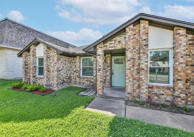 Photo 4 of Single family home for sale at 3410 Crestmeadow Dr, Pasadena, TX 77505 | MLS# 9879661 | Listing updated on 2026-09-10