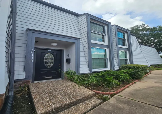 1st image of 10112 Beekman Pl Dr, Houston, TX 77043 | MLS# 29840935