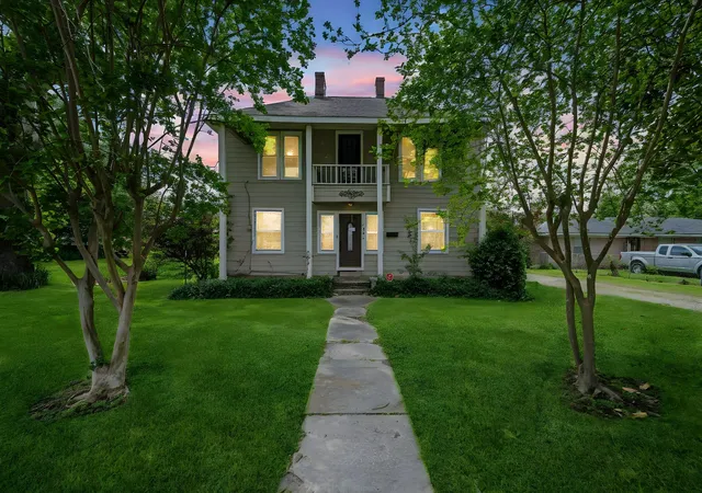 1st image of 1005 W Clayton St, Dayton, TX 77535 | MLS# 12557670