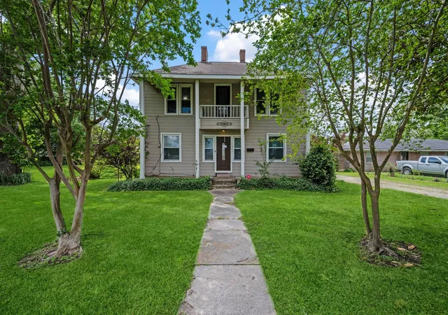 3rd image of 1005 W Clayton St, Dayton, TX 77535 | MLS# 12557670