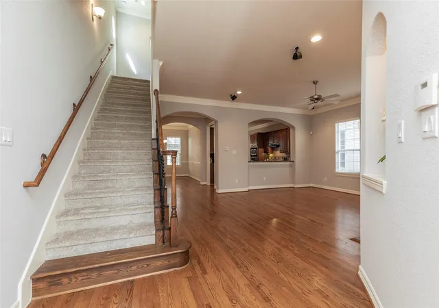 5th image of 10126 Holly Chase Dr, Houston, TX 77042 | MLS# 63122574