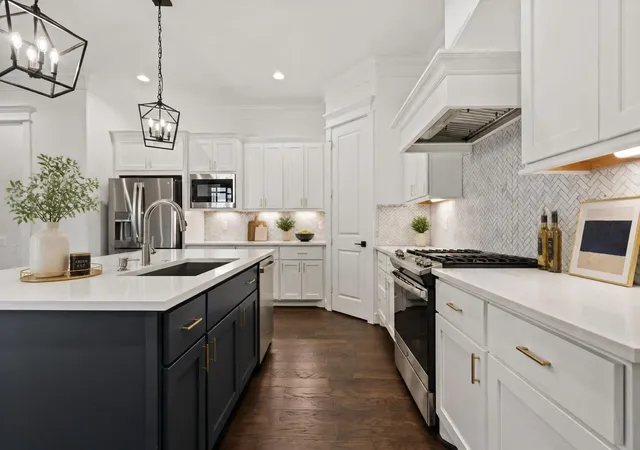 2nd image of 1128 Malone St, Houston, TX 77007 | MLS# 24840762
