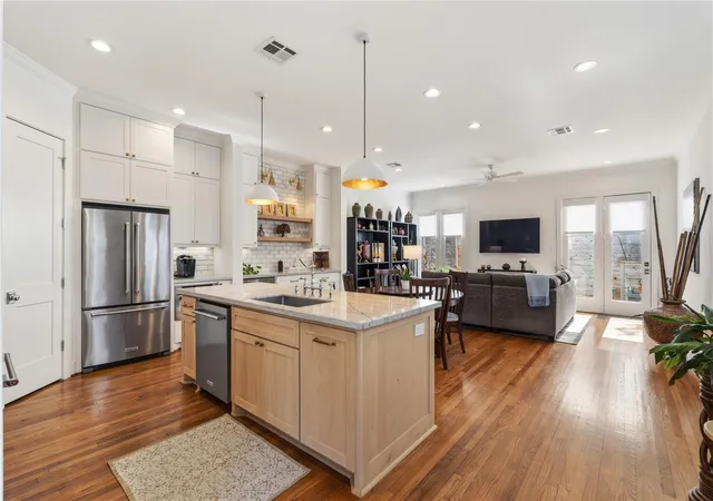 2nd image of 1522 Lawrence St, Houston, TX 77008 | MLS# 10710309