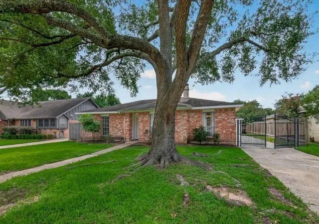 Homes for sale in Sugar Land, TX | 1519 Hitherfield Dr, Sugar Land, TX 77498 | MLS# 31407600