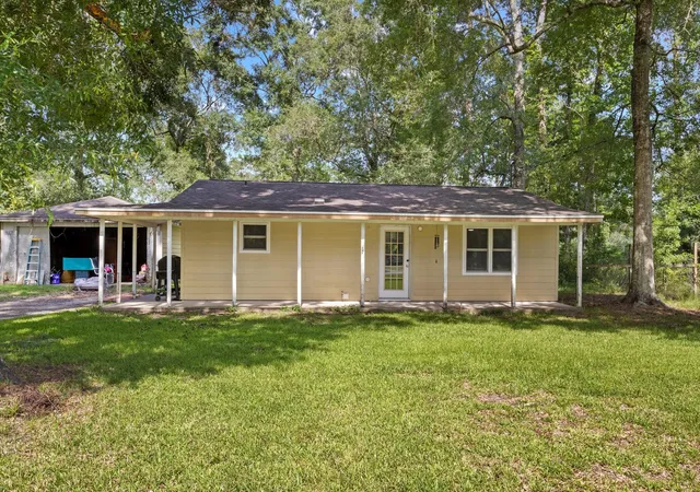3rd image of 1675 Capri St, Vidor, TX 77662 | MLS# 11515261