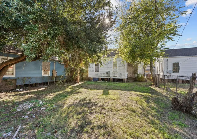 Photo 3 of Single family home for sale at 2814 Ave L, Galveston, TX 77550 | MLS# 31984841 | Listing updated on 2026-06-01