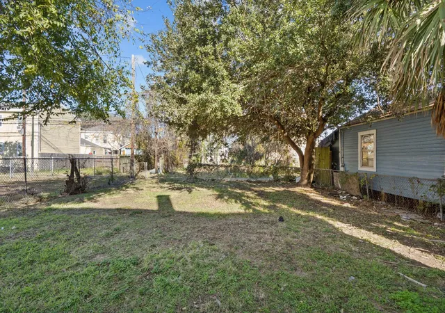 Photo 3 of Single family home for sale at 2814 Ave L, Galveston, TX 77550 | MLS# 31984841 | Listing updated on 2026-06-01