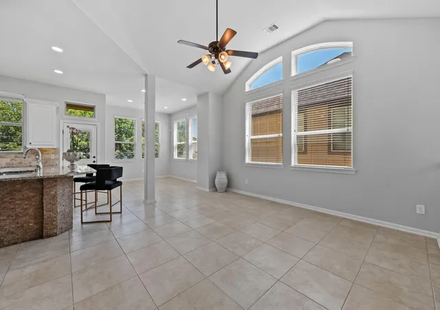 Photo 4 of Townhouse for sale at 18550 Jasmine Garden Pl, Humble, TX 77346 | MLS# 22939673 | Listing updated on 2026-10-06