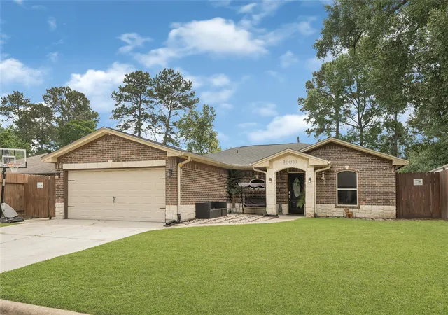 Photo 1 of Single family home for sale at 10010 Valley Park Dr, Houston, TX 77078 | MLS# 35908245 | Listing updated on 2026-07-18
