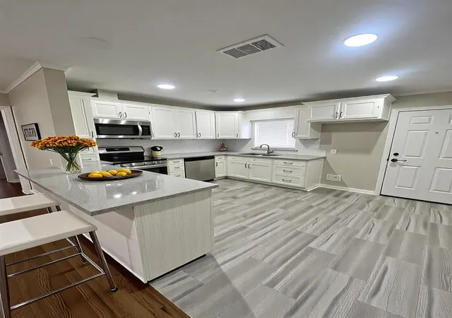 Photo 3 of Single family home for sale at 6708 Saint Augustine St, Houston, TX 77021 | MLS# 94815579 | Listing updated on 2026-08-11