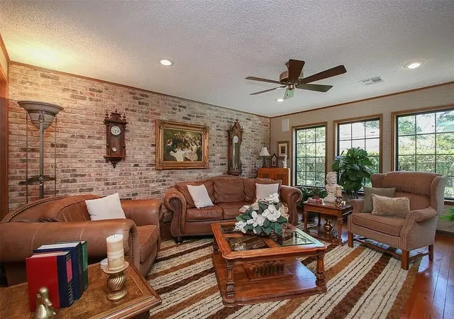 Photo 3 of Single family home for sale at 1907 Corral Dr, Houston, TX 77090 | MLS# 24536156 | Listing updated on 2026-09-18