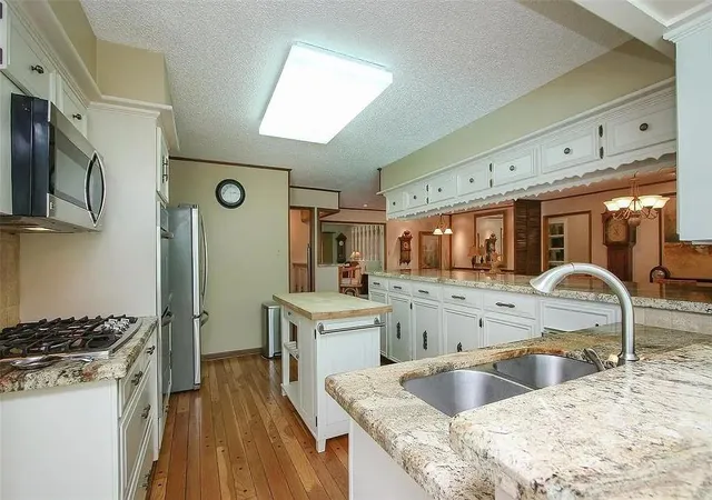 Photo 4 of Single family home for sale at 1907 Corral Dr, Houston, TX 77090 | MLS# 24536156 | Listing updated on 2026-09-18
