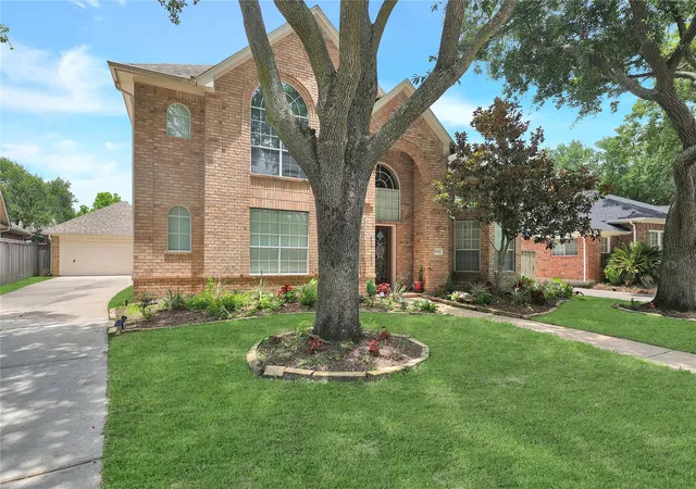 Photo 3 of Single family home for sale at 12506 Whispering Sands Ct, Houston, TX 77041 | MLS# 87172778 | Listing updated on 2026-08-19