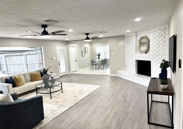 Photo 3 of Single family home for sale at 1211 Shorewood Dr, Taylor Lake Village, TX 77586 | MLS# 96668050 | Listing updated on 2026-09-12