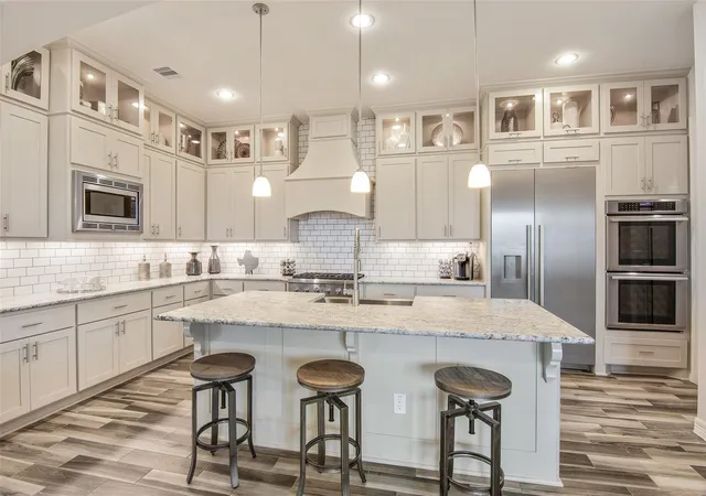 Photo 4 of Sale Pending at 32511 Orange Bluet Ct, Fulshear, TX 77441 | MLS# 75155632 | Listing updated on 2026-08-25