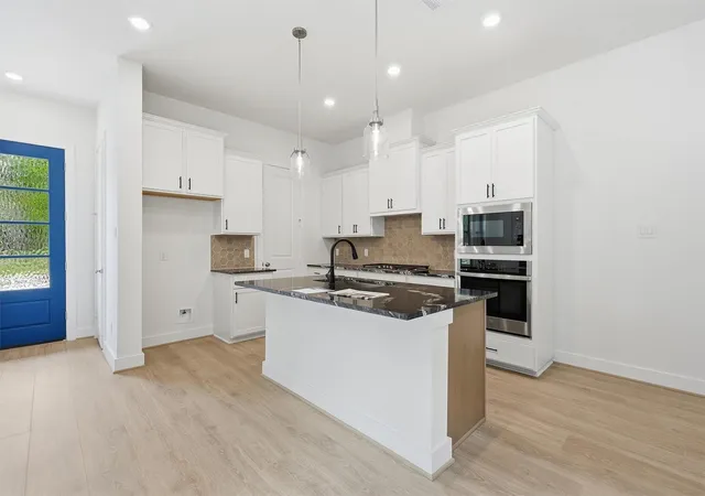 Photo 4 of Single family home for sale at 7806 Longhorn Ballroom Dr, Montgomery, TX 77316 | MLS# 23484246 | Listing updated on 2026-08-08