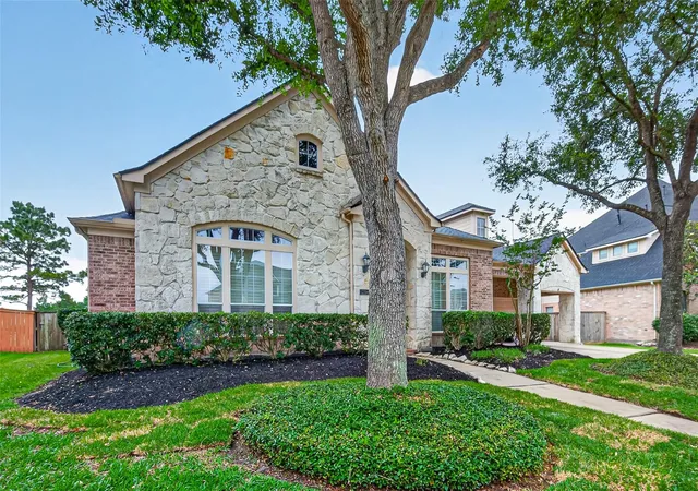 4th image of 12316 Bend Creek Ln, Pearland, TX 77584 | MLS# 69578379