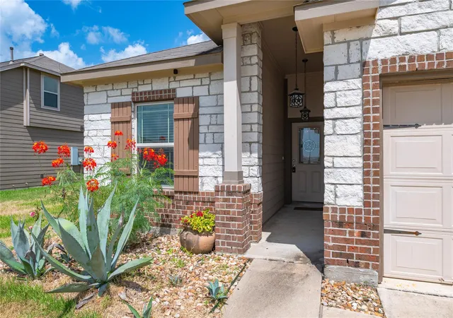 Photo 3 of Single family home for sale at 211 White Wing Ln, Sealy, TX 77474 | MLS# 19869567 | Listing updated on 2026-08-05