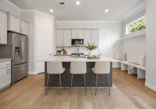 Photo 2 of Single family home for sale at 4317 Roseland St #A, Houston, TX 77006 | MLS# 52705553 | Listing updated on 2026-10-09