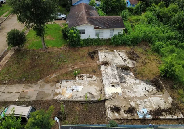 Photo 3 of Land for sale at 2914 Ebbtide Dr, Houston, TX 77045 | MLS# 77676553 | Listing updated on 2026-08-13
