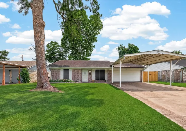 Photo 1 of Single family home for sale at 1242 Wardmont St, Houston, TX 77037 | MLS# 37967487 | Listing updated on 2026-07-26