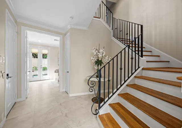 3rd image of 2086 Brentwood Dr, Houston, TX 77019 | MLS# 51870066