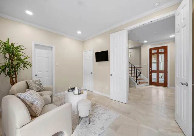 5th image of 2086 Brentwood Dr, Houston, TX 77019 | MLS# 51870066
