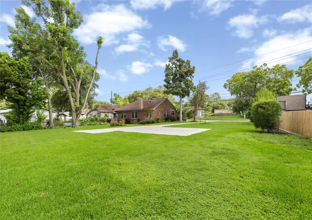 Photo 4 of Single family home for sale at 906 Higgins, Humble, TX 77338 | MLS# 29214985 | Listing updated on 2026-08-26