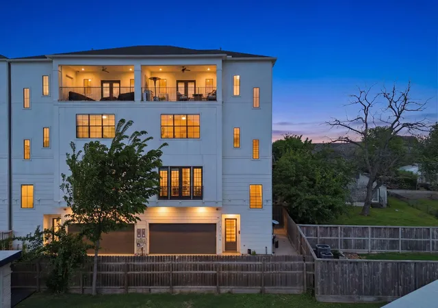 Photo 1 of Townhouse for sale at 4306 Center St, Houston, TX 77007 | MLS# 91571486 | Listing updated on 2026-09-02