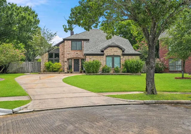 Homes for sale in Sugar Land, TX | 6406 Smoke Tree Ct, Sugar Land, TX 77479 | MLS# 36319161
