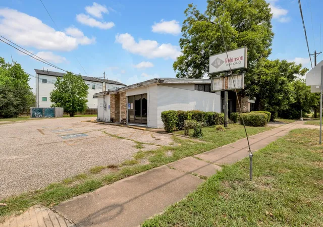 Photo 2 of Land for sale at 2905 Elgin St, Houston, TX 77004 | MLS# 95737221 | Listing updated on 2026-04-08