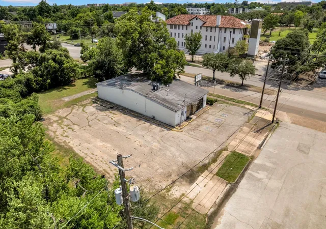 Photo 3 of Land for sale at 2905 Elgin St, Houston, TX 77004 | MLS# 95737221 | Listing updated on 2026-04-08