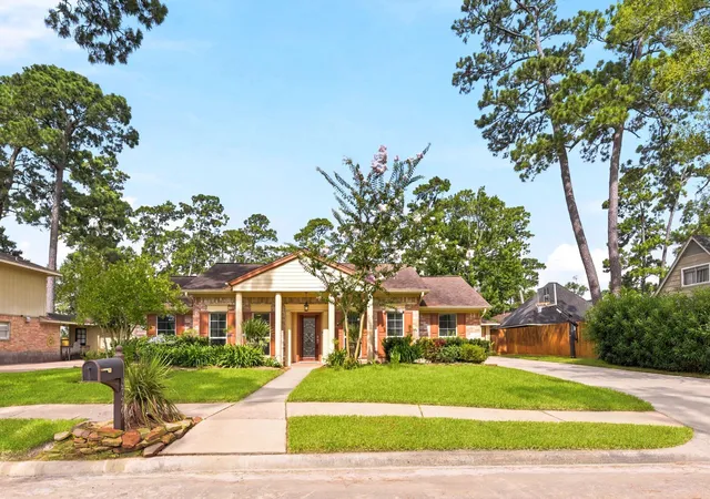 Homes for sale in Baytown, TX | 3726 Autumn Ln, Baytown, TX 77521 | MLS# 27404766
