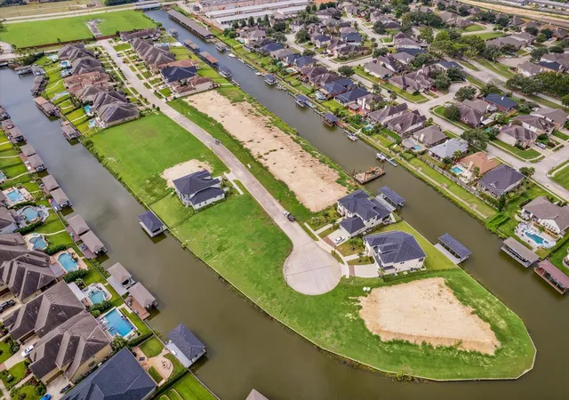 5th image of 610 Appia Dr, Kemah, TX 77565 | MLS# 41903829