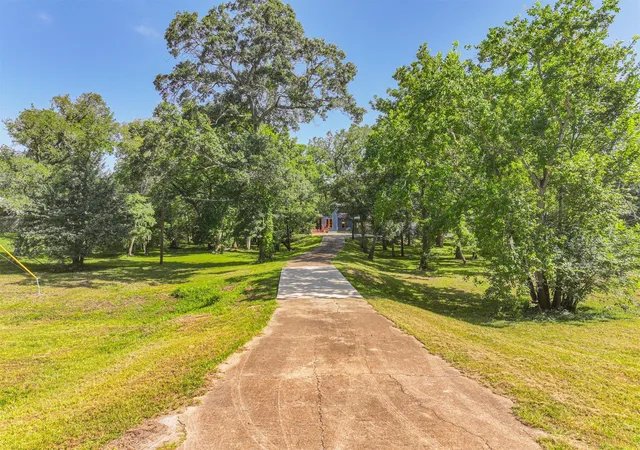 Photo 3 of Sale Pending at 7445 Cobbs Oak Ln, Rosharon, TX 77583 | MLS# 44855652 | Listing updated on 2026-09-15
