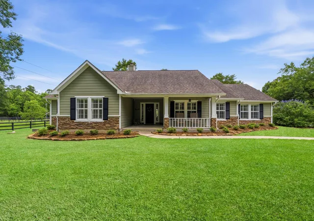 Photo 3 of Single family home for sale at 16903 Mustang Trl Dr, Magnolia, TX 77355 | MLS# 9568498 | Listing updated on 2026-09-23