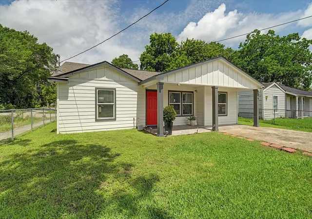 Photo 2 of Single family home for sale at 6834 New York St, Houston, TX 77021 | MLS# 81953421 | Listing updated on 2026-07-29