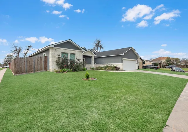 Photo 3 of Single family home for sale at 4122 Brookston St, Houston, TX 77045 | MLS# 6925565 | Listing updated on 2026-09-14